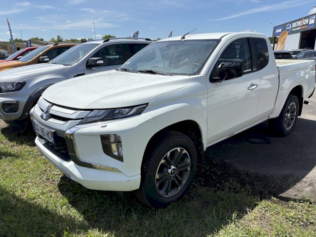 Mitsubishi Mitsubishi L200 2.2 DI-D 150ch Club Cab Instyle Navy MY 2022