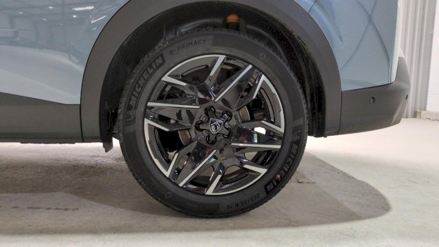 Peugeot 5008 HYBRID 145 BVA E-DCS6 7PL ALLURE SUREQUIPE