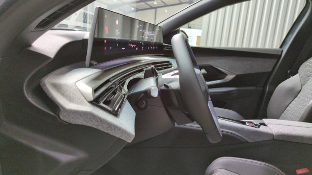 Peugeot 5008 HYBRID 145 BVA E-DCS6 7PL ALLURE SUREQUIPE