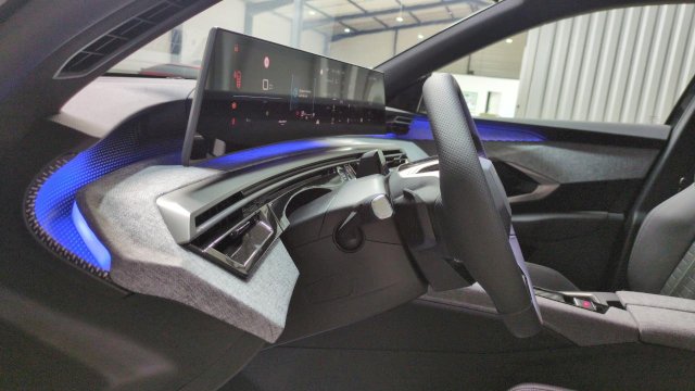 Peugeot 5008 HYBRID 145 BVA E-DCS6 7PL GT