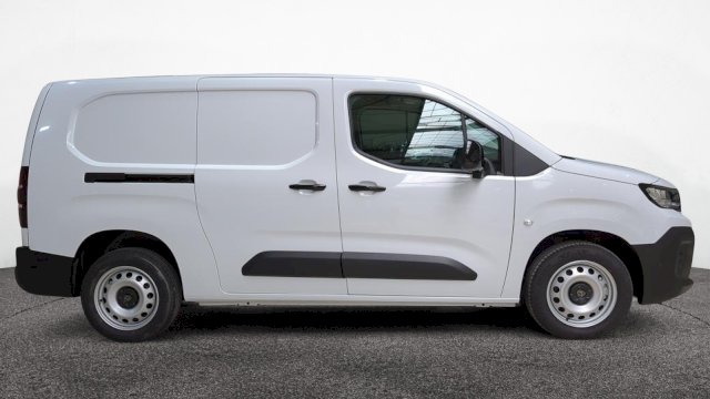 Peugeot PARTNER FOURGON XL DIESEL 130 CH AUTOMATIQUE 3PL SUREQUIPE