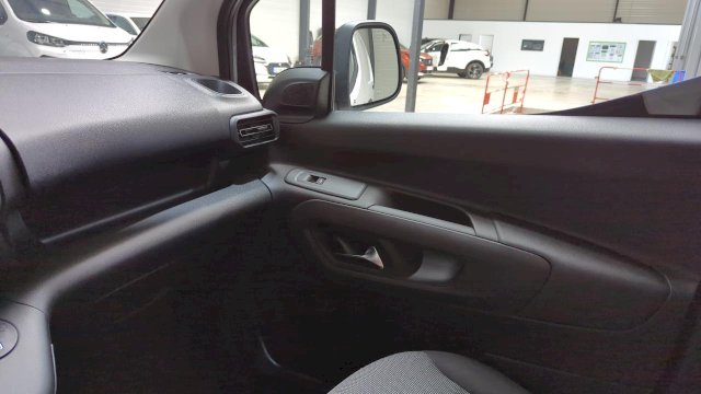 Peugeot PARTNER FOURGON XL DIESEL 130 CH AUTOMATIQUE 3PL SUREQUIPE