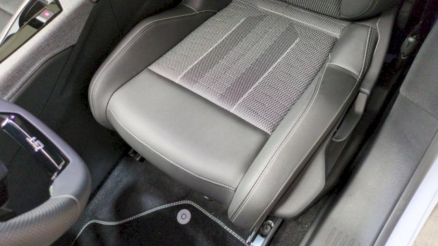Peugeot 5008 HYBRID 145 BVA E-DCS6 7PL GT