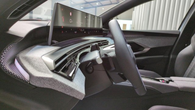 Peugeot 5008 HYBRID 145 BVA E-DCS6 7PL GT