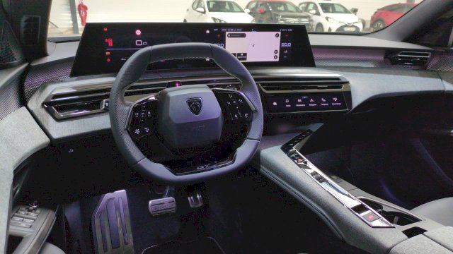 Peugeot 5008 HYBRID 145 BVA E-DCS6 7PL GT