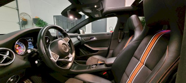 Mercedes-Benz CLA Shooting Brake CLA 250 Orange Art Edition (117.944)