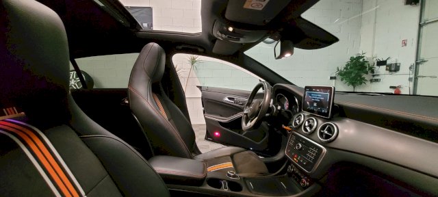Mercedes-Benz CLA Shooting Brake CLA 250 Orange Art Edition (117.944)