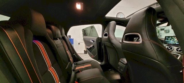 Mercedes-Benz CLA Shooting Brake CLA 250 Orange Art Edition (117.944)