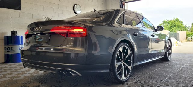 Audi S8 4.0 TFSI quattro