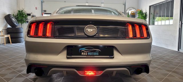 Ford Mustang Base Fastback