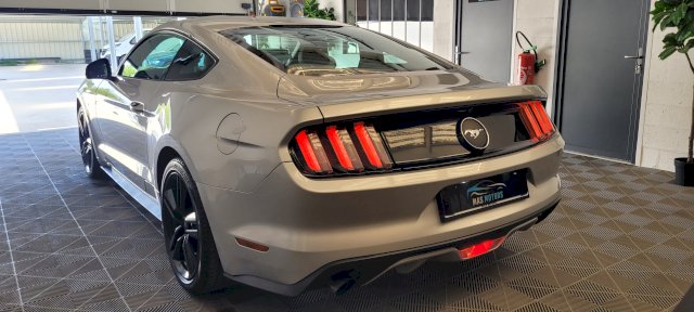 Ford Mustang Base Fastback