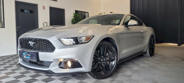 Ford Mustang Base Fastback