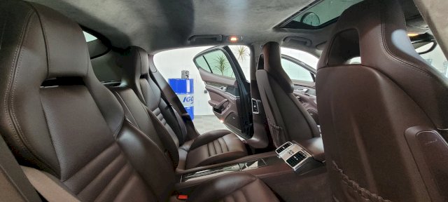 Porsche Panamera GTS