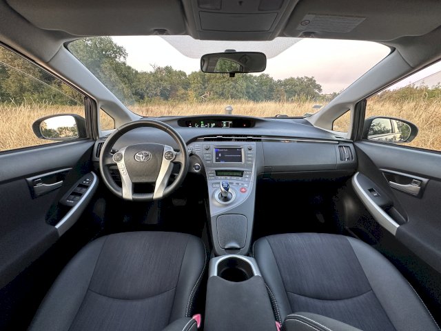 Toyota Toyota Prius III 136h Dynamic 17