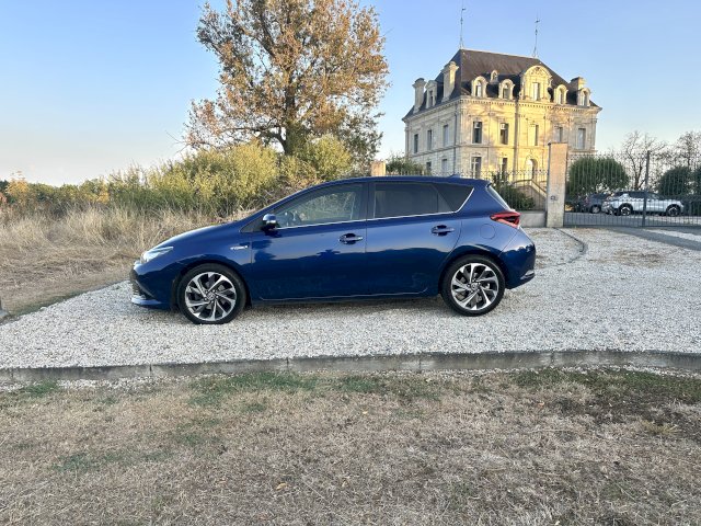 Toyota Toyota Auris II HSD 136h Design
