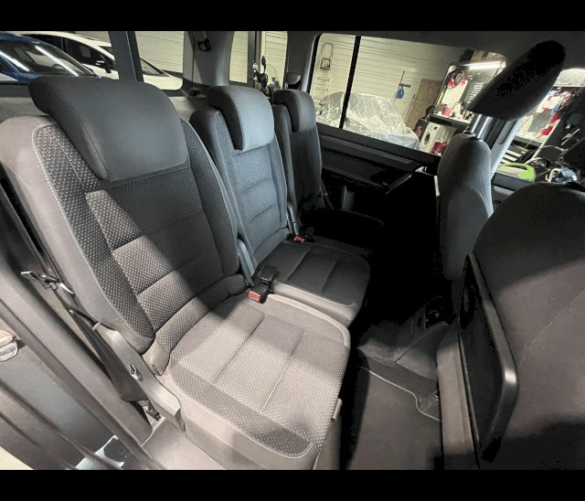 Volkswagen Volkswagen Touran II 1.6 TDI 105 FAP Confortline 7 Places