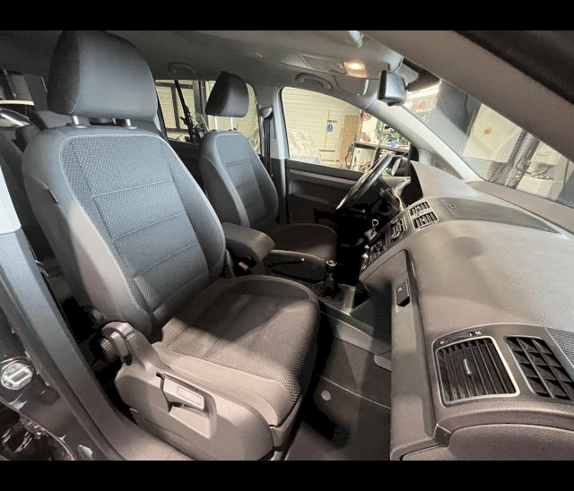 Volkswagen Volkswagen Touran II 1.6 TDI 105 FAP Confortline 7 Places