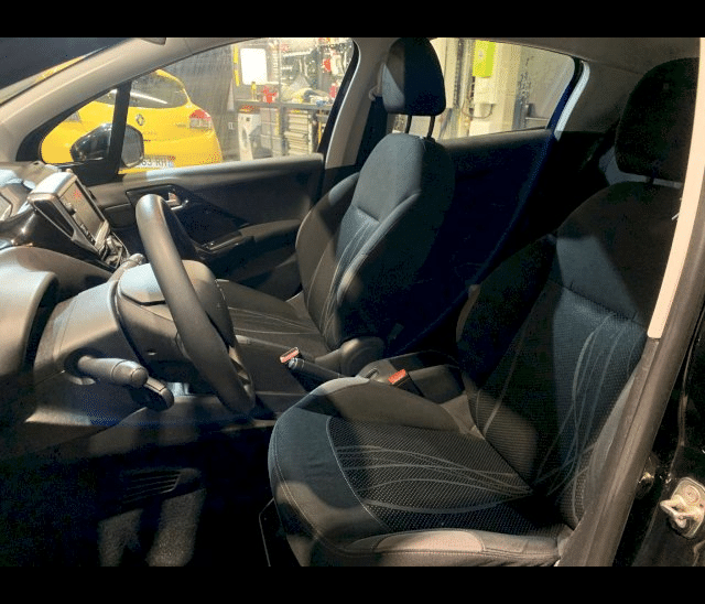 Peugeot Peugeot 208 1.2 VTi Active 5p - Distribution à jour - Garantie 6 mois
