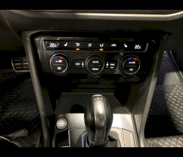 Volkswagen Volkswagen Tiguan II 2.0 TDI 190ch Carat 4Motion DSG7