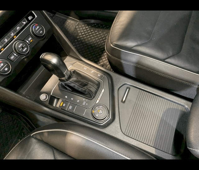 Volkswagen Volkswagen Tiguan II 2.0 TDI 190ch Carat 4Motion DSG7