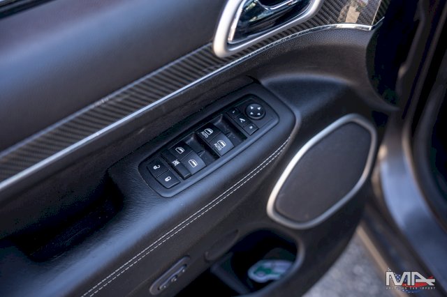 Jeep Grand Cherokee 6.4 V8 SRT / ORIGINE FRANCE BVA 8