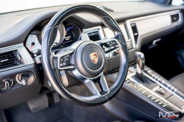Porsche Macan Turbo 3.6 V6 400 ch PDK - Couleur rare