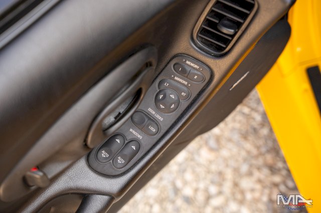 Chevrolet CORVETTE C5 Coupé / HUD / Euro specs