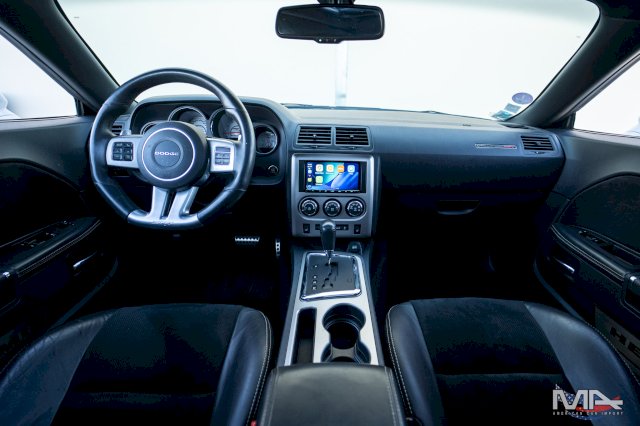 Dodge Challenger SRT8 6.4 V8