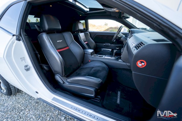 Dodge Challenger SRT8 6.4 V8