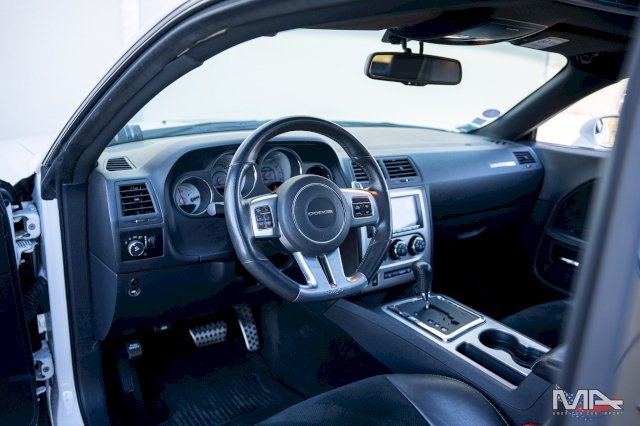 Dodge Challenger SRT8 6.4 V8