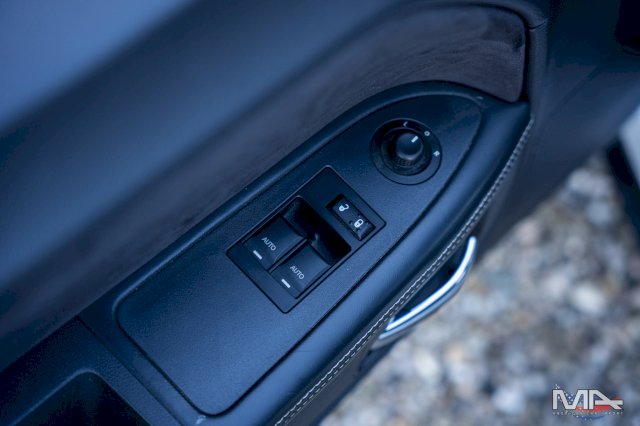 Dodge Challenger SRT8 6.4 V8
