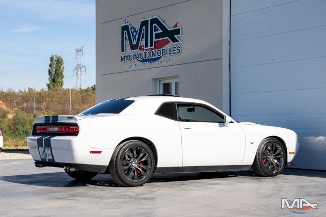 Dodge Challenger SRT8 6.4 V8