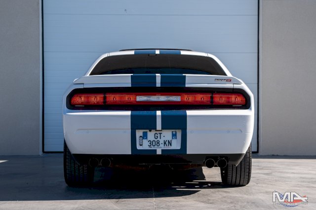 Dodge Challenger SRT8 6.4 V8