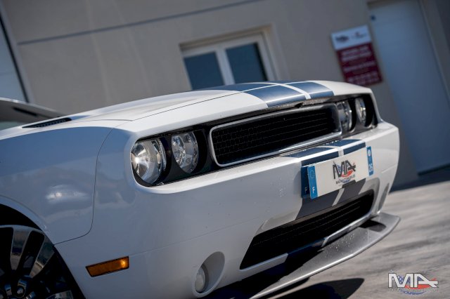 Dodge Challenger SRT8 6.4 V8
