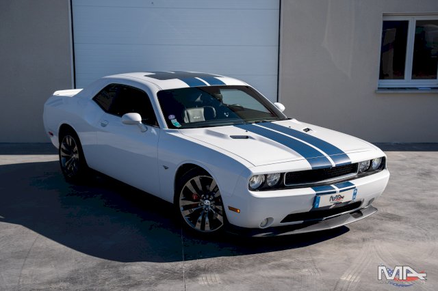 Dodge Challenger SRT8 6.4 V8