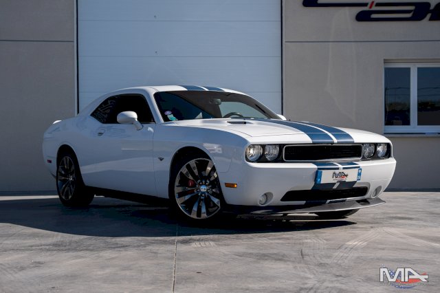 Dodge Challenger SRT8 6.4 V8
