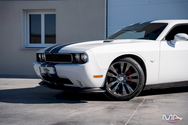 Dodge Challenger SRT8 6.4 V8