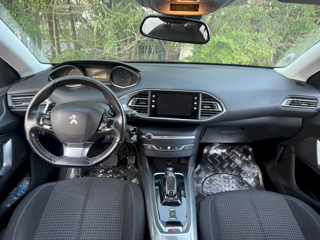 Peugeot Peugeot 308 1,2 130CV / BOITE AUTO 