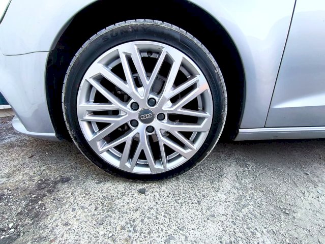 Audi Audi A3 TFSI 116cv | Boite automatique