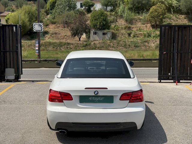 BMW BMW Série 3 V (E93) 320dA 184ch M Sport