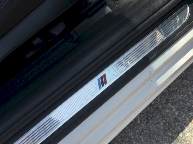 BMW BMW Série 3 V (E93) 320dA 184ch M Sport