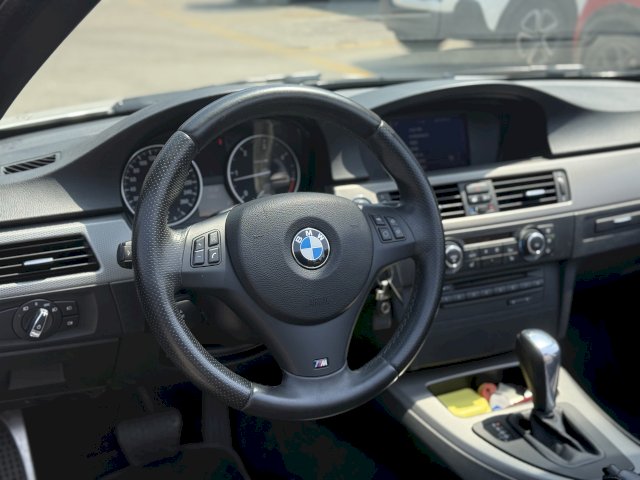 BMW BMW Série 3 V (E93) 320dA 184ch M Sport