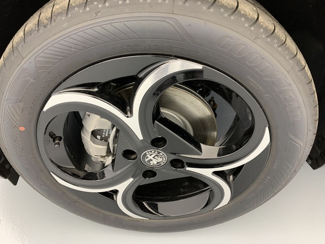 Alfa-Romeo Alfa-Romeo Junior 1.2 Ibrida 145ch e-DCT6