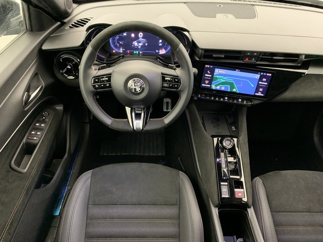 Alfa-Romeo Alfa-Romeo Junior 1.2 Ibrida 145ch Intensa e-DCT6
