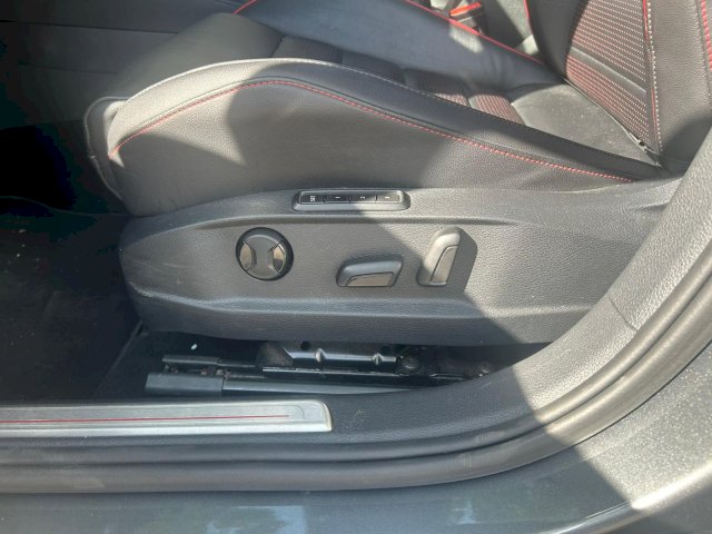 Volkswagen Volkswagen Golf VII Phase 2 GTI PERFOMANCE 2.0 TFSi DSG7 245 cv