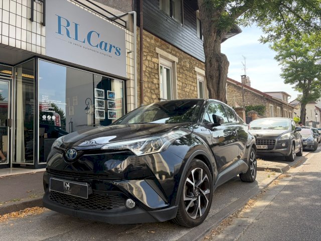 Toyota Toyota C-Hr 122h Graphic 2WD E-CVT MC19