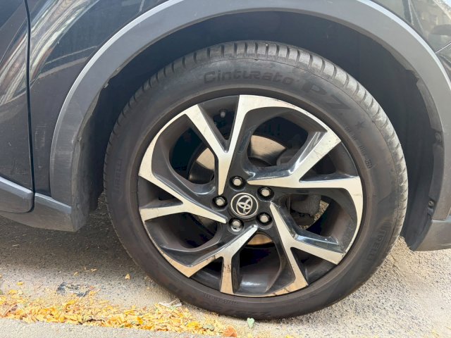 Toyota Toyota C-Hr 122h Graphic 2WD E-CVT MC19