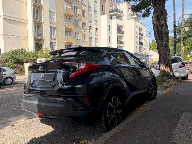 Toyota Toyota C-Hr 122h Graphic 2WD E-CVT MC19