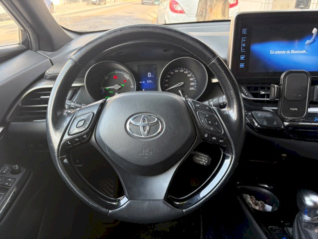 Toyota Toyota C-Hr 122h Graphic 2WD E-CVT MC19