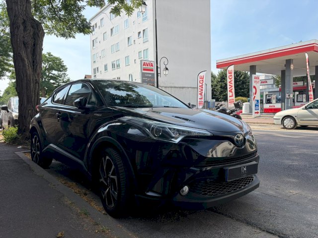 Toyota Toyota C-Hr 122h Graphic 2WD E-CVT MC19